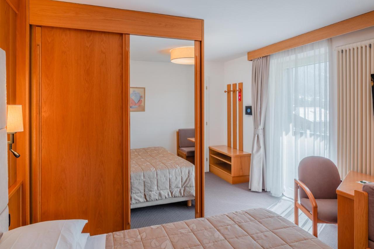 Hotel Ladina Кампітелло-ді-Фасса Екстер'єр фото