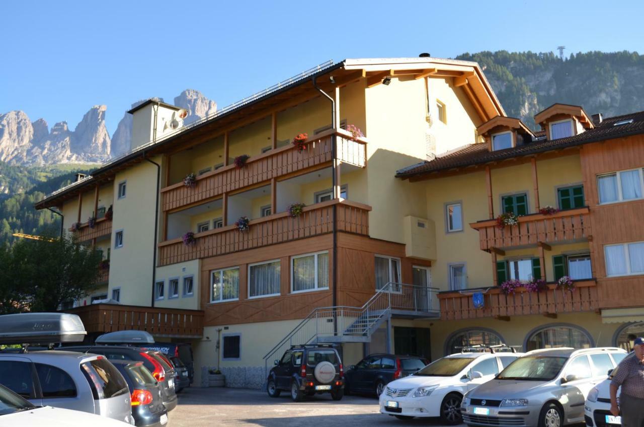 Hotel Ladina Кампітелло-ді-Фасса Екстер'єр фото